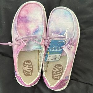 Hey Dudes NWT  tye dye little girl size 13